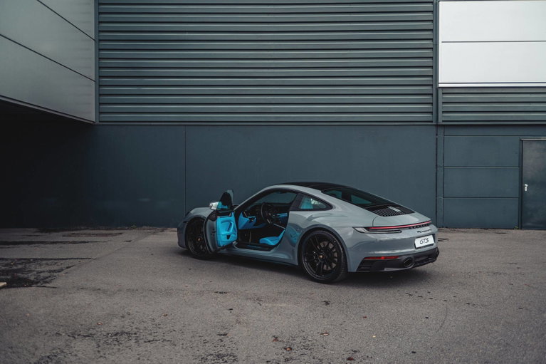 Porsche 992 Carrera 4 GTS
