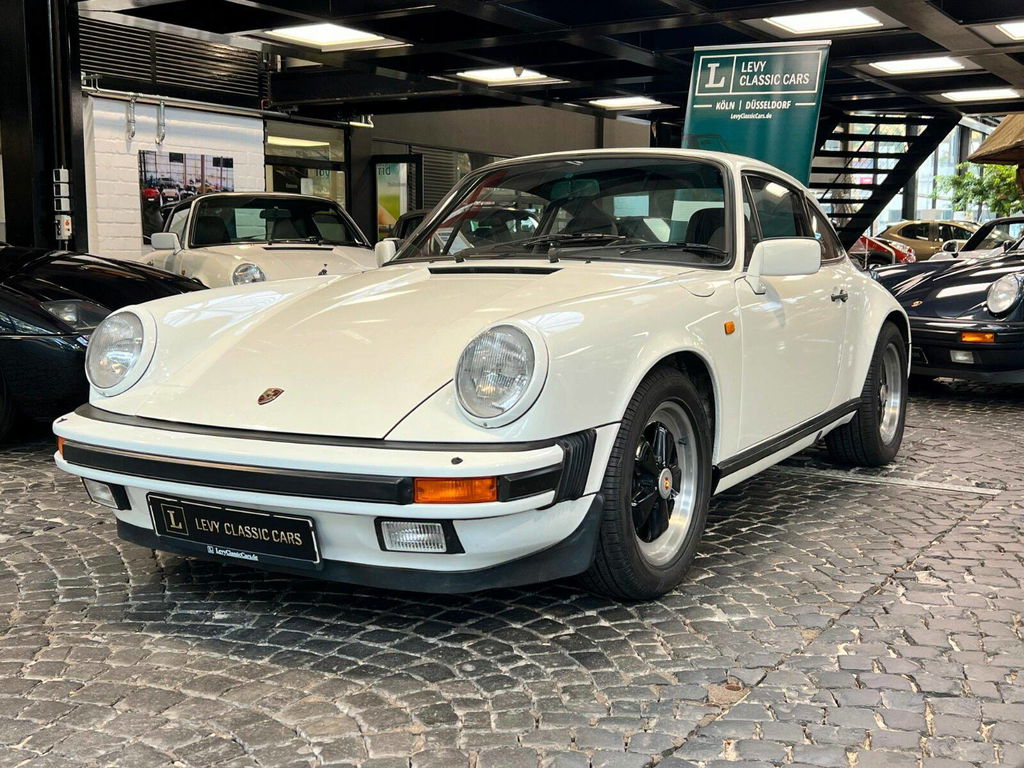 Porsche 911 Carrera 3.2