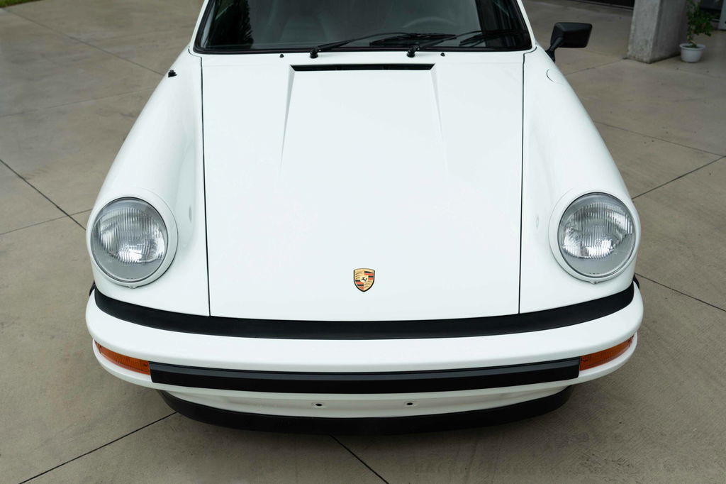 Porsche 911 Carrera (US)