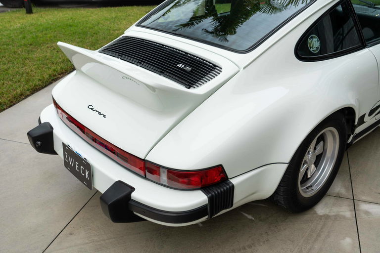 Porsche 911 Carrera (US)