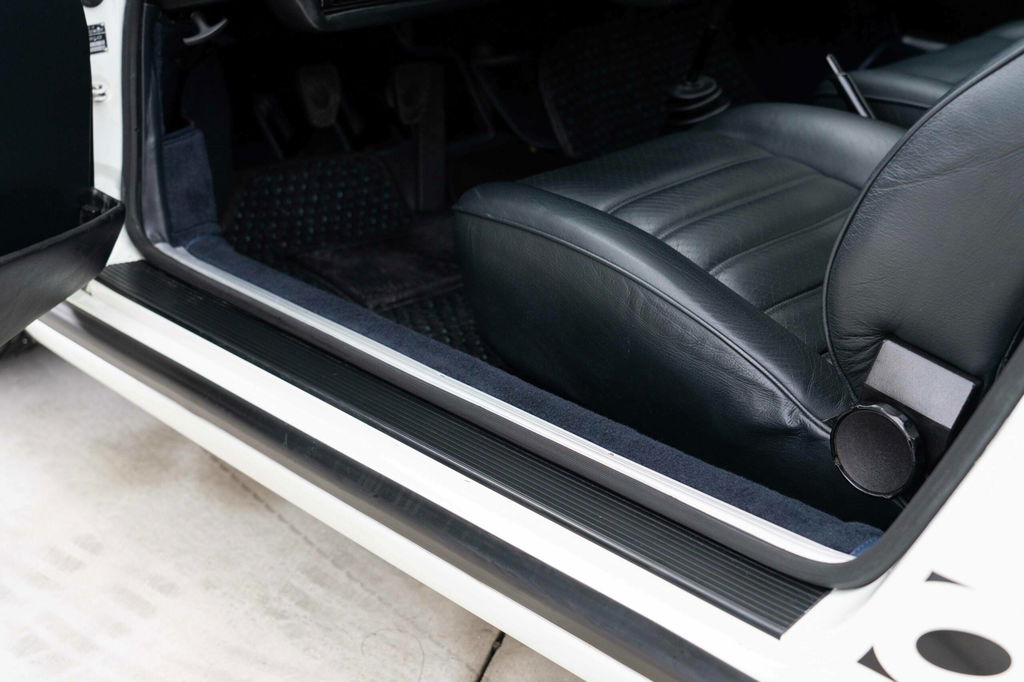 Porsche 911 Carrera (US)