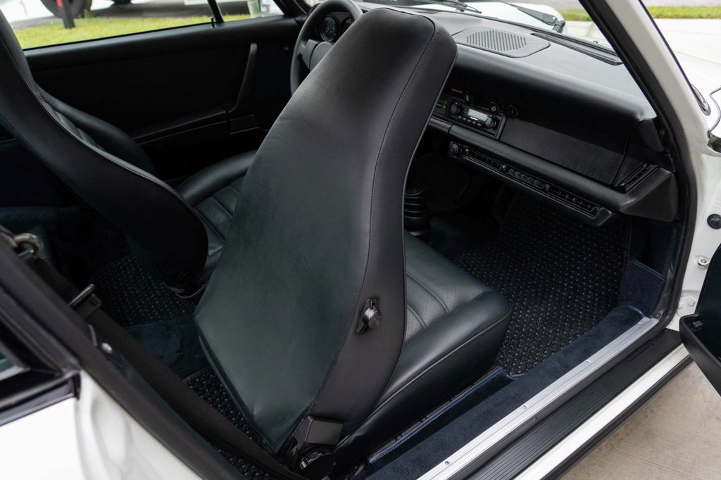 Porsche 911 Carrera (US)