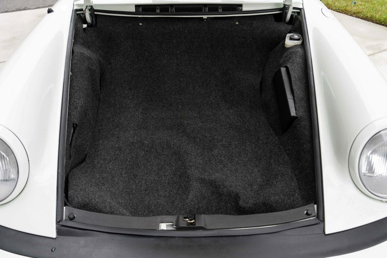 Porsche 911 Carrera (US)