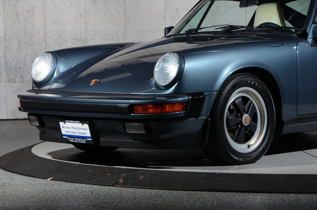 Porsche 911 Carrera 3.2 (US)