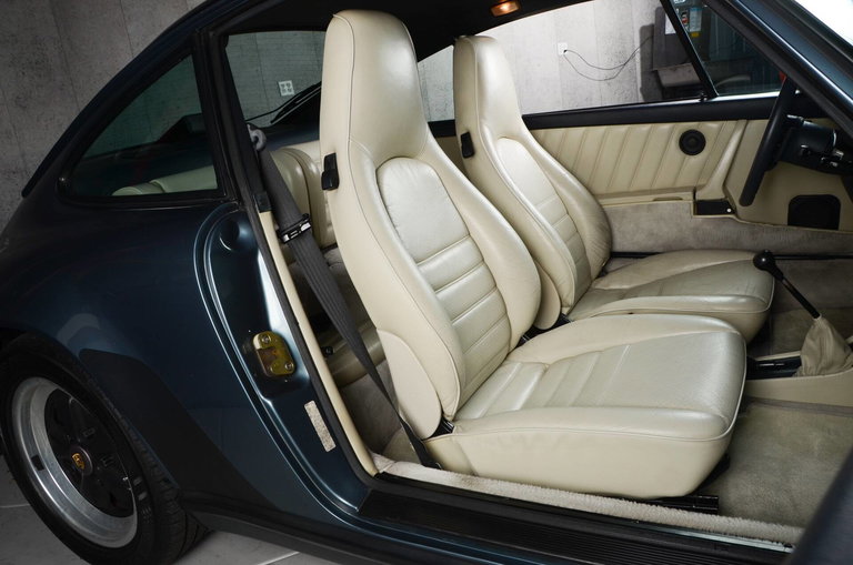 Porsche 911 Carrera 3.2 (US)