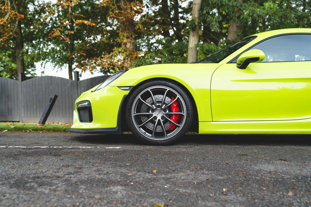 Porsche 981 Cayman GT4