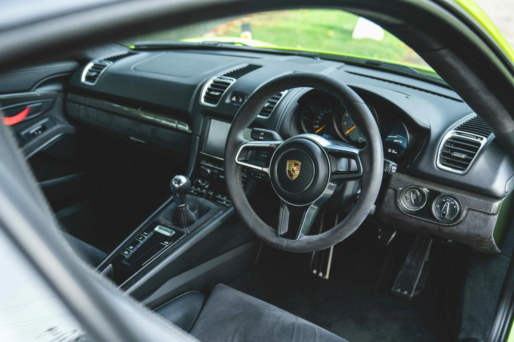 Porsche 981 Cayman GT4