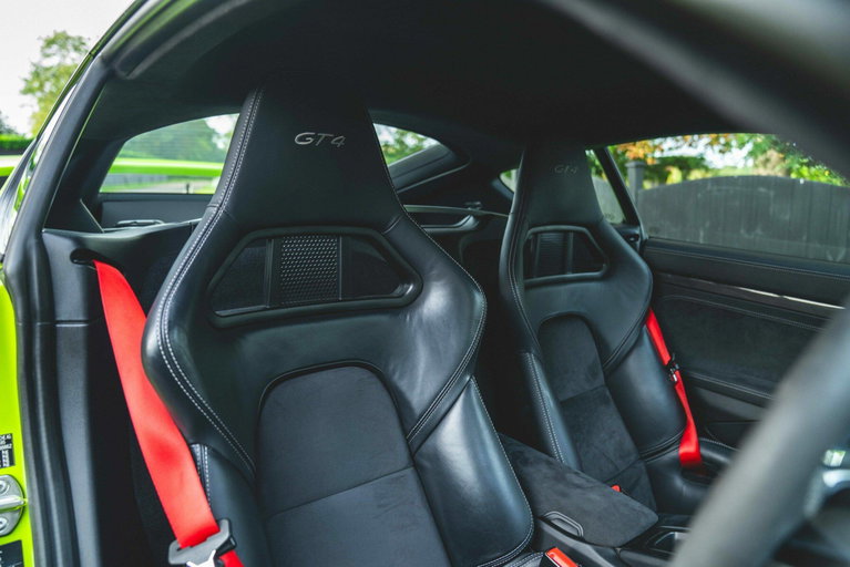Porsche 981 Cayman GT4