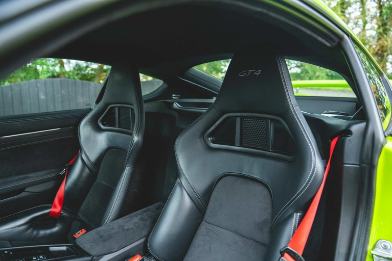 Porsche 981 Cayman GT4