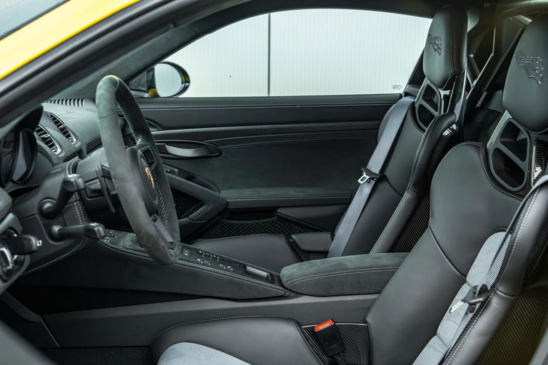 Porsche 718 Cayman GT4 RS