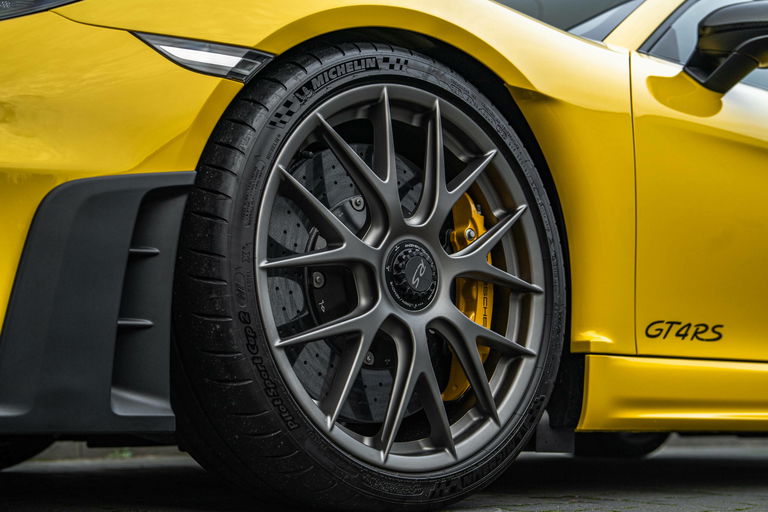 Porsche 718 Cayman GT4 RS