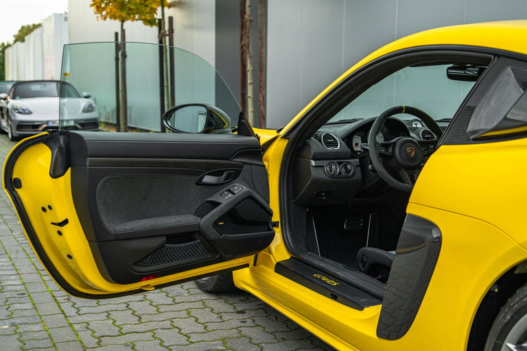 Porsche 718 Cayman GT4 RS