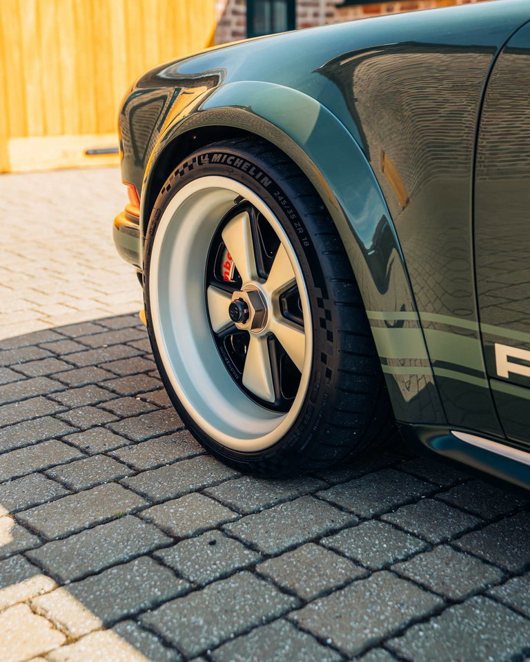 Porsche 911 Reimagined by Singer