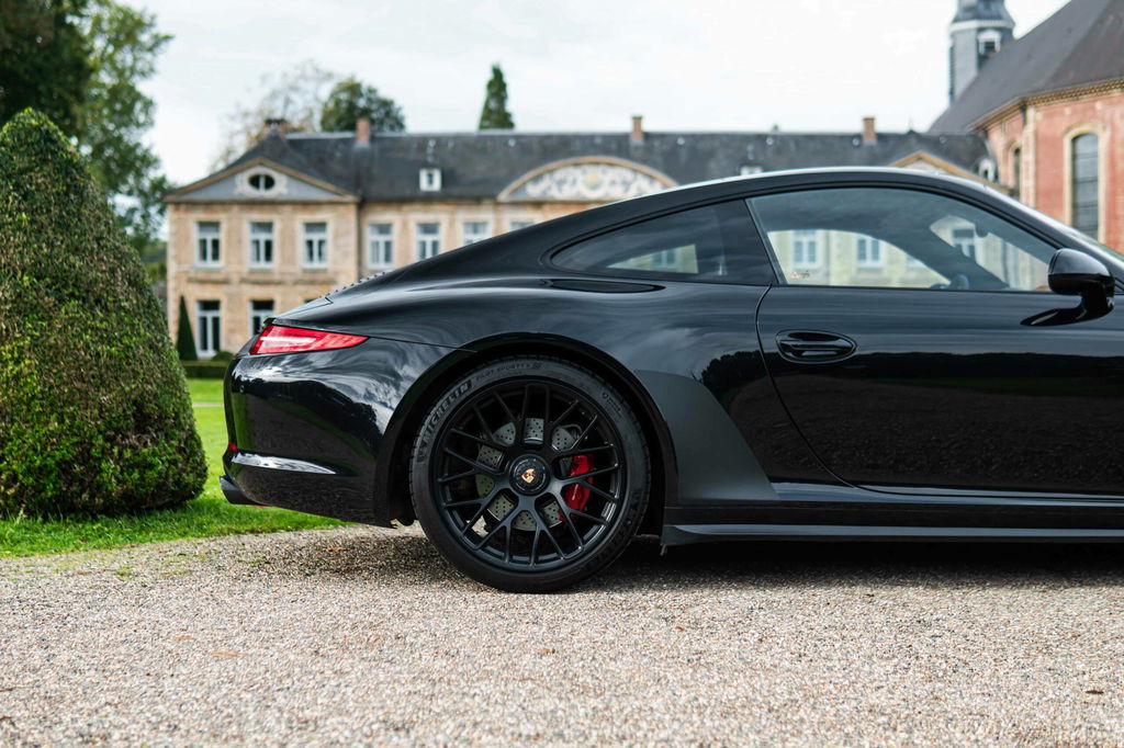 Porsche 991 Carrera GTS