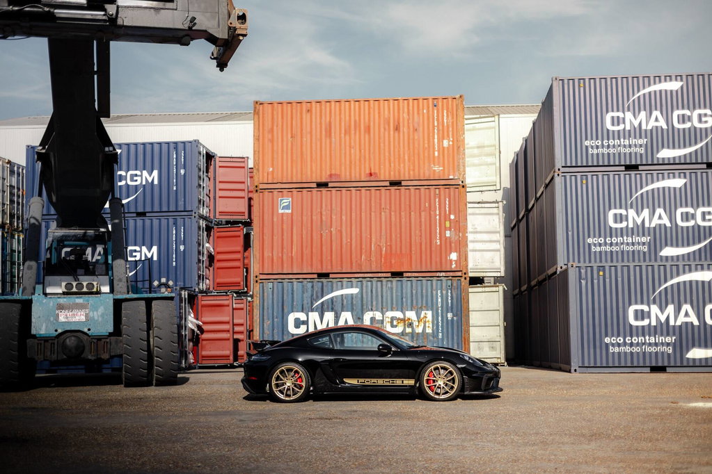 Porsche 718 Cayman GT4