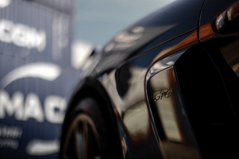 Porsche 718 Cayman GT4