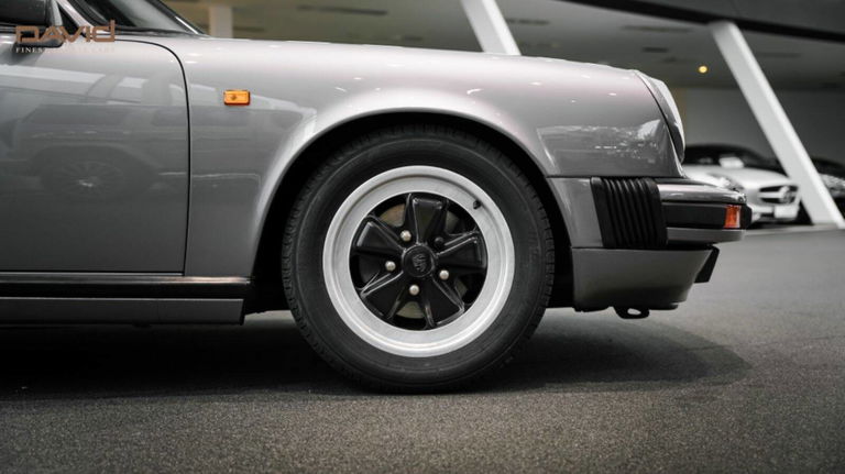 Porsche 911 Carrera 3.2 (US)