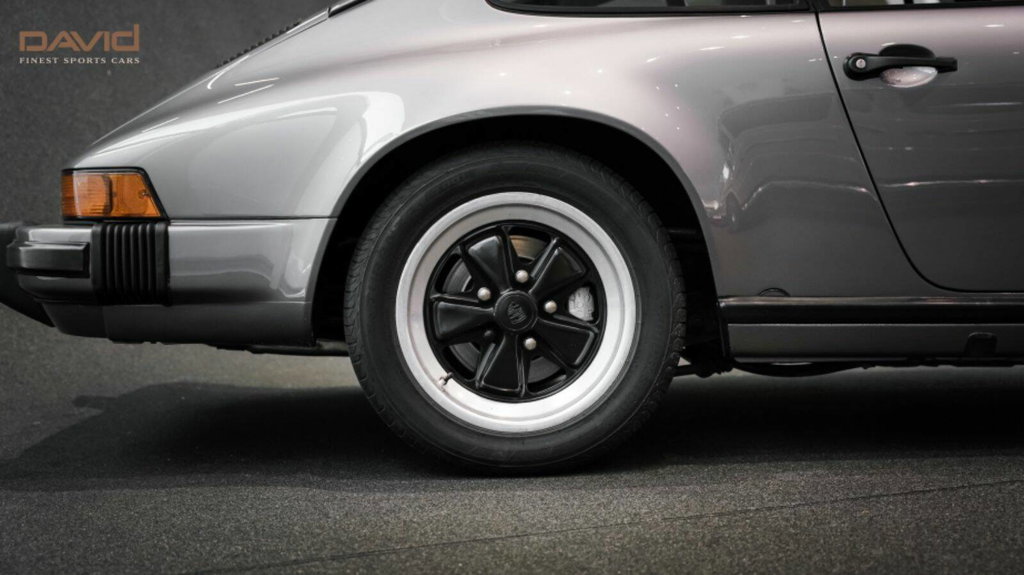 Porsche 911 Carrera 3.2 (US)