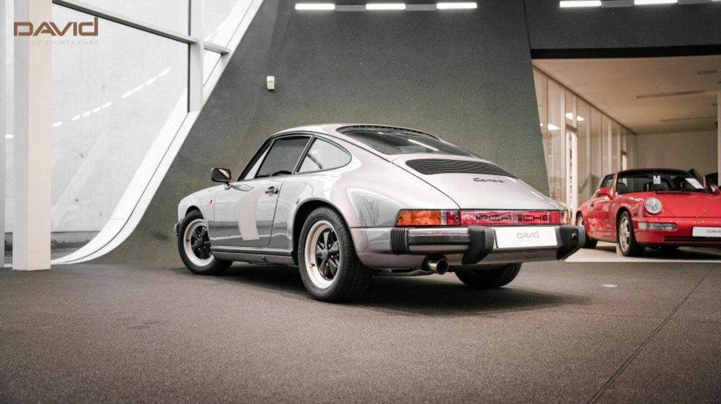 Porsche 911 Carrera 3.2 (US)