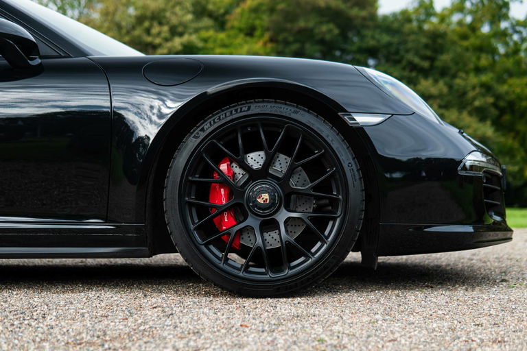 Porsche 991 Carrera GTS