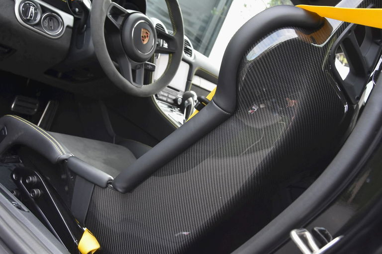 Porsche 718 Cayman GT4