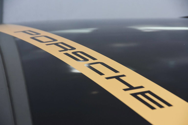 Porsche 718 Cayman GT4