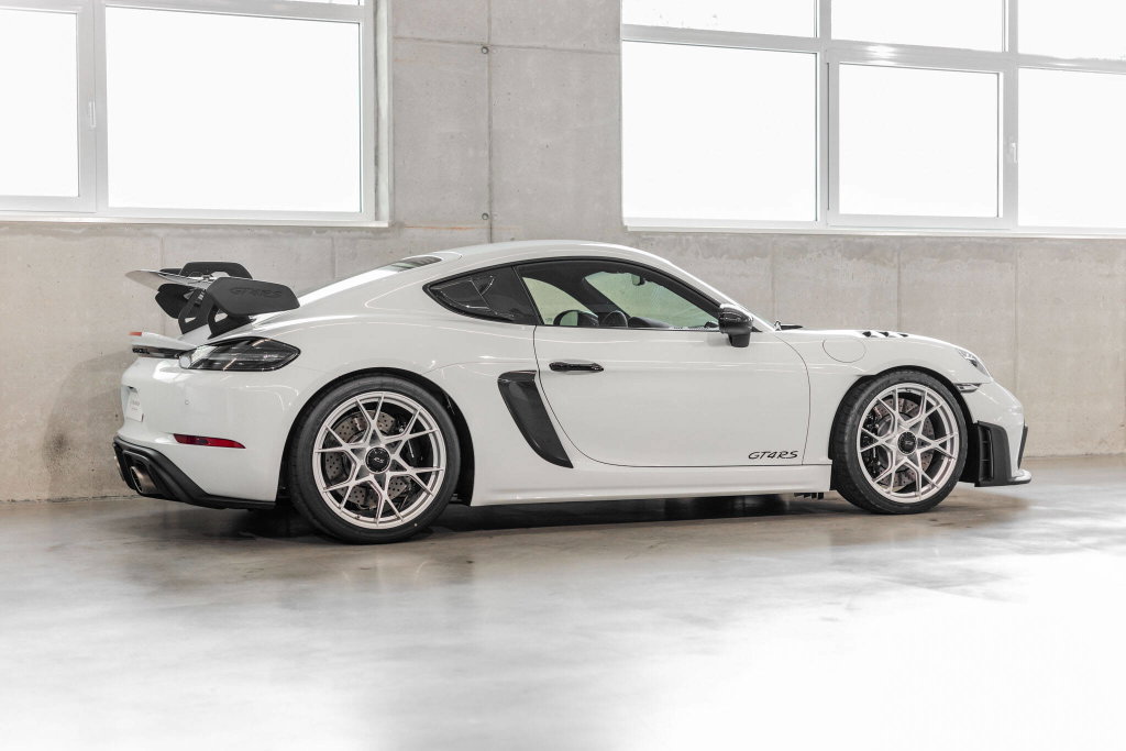 Porsche 718 Cayman GT4 RS