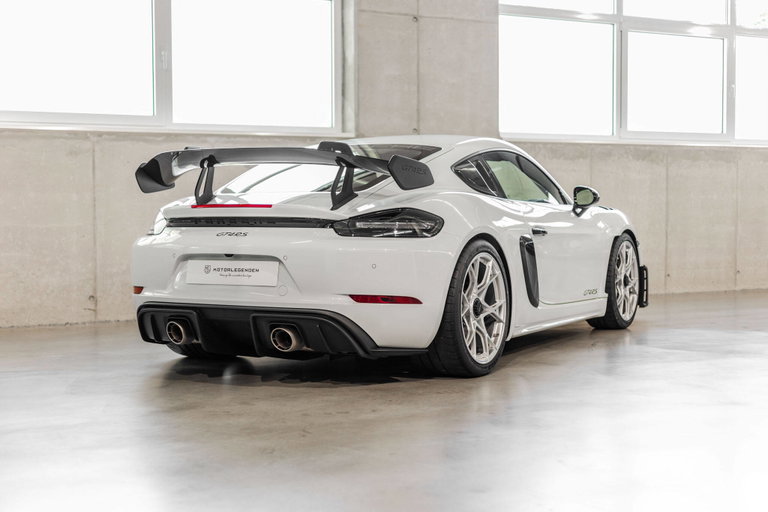 Porsche 718 Cayman GT4 RS