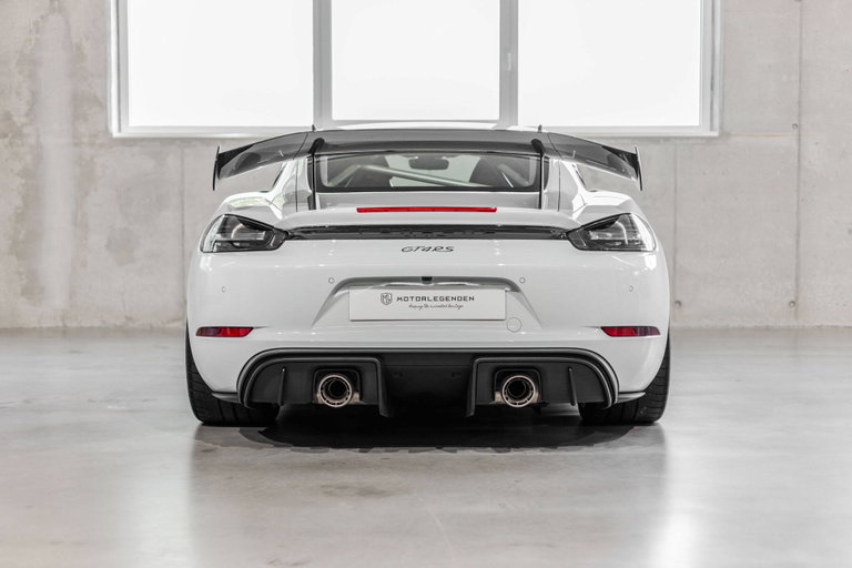 Porsche 718 Cayman GT4 RS