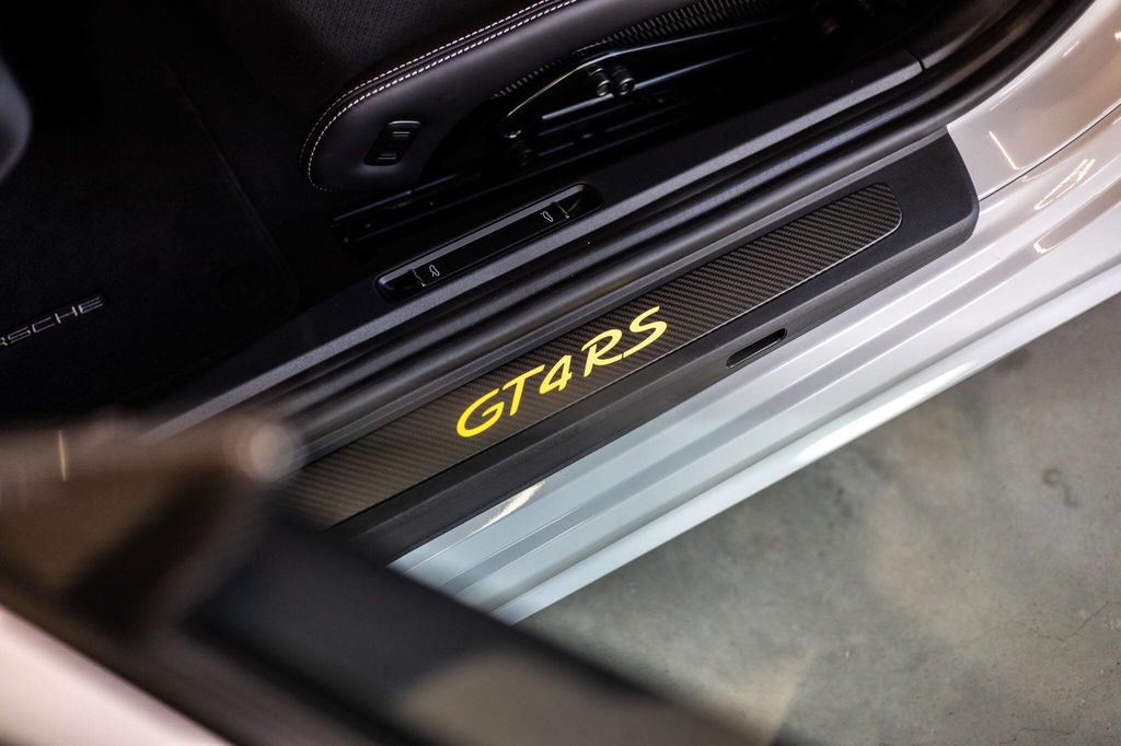 Porsche 718 Cayman GT4 RS