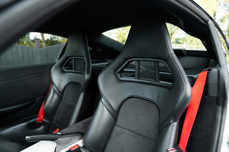 Porsche 987 Cayman R