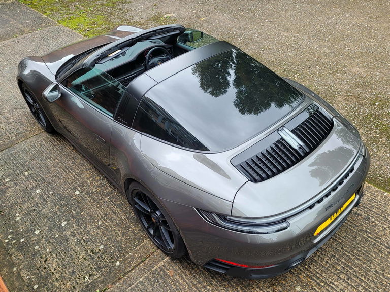 Porsche 992 Carrera 4 GTS