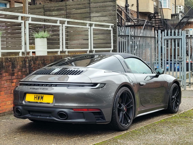 Porsche 992 Carrera 4 GTS