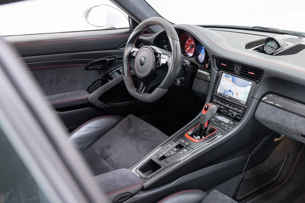 Porsche 991 Carrera GTS