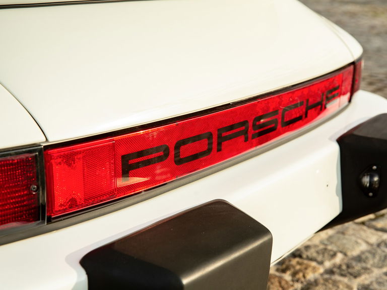 Porsche 911 Carrera 3.2 (US)