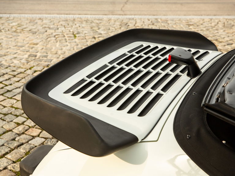 Porsche 911 Carrera 3.2 (US)