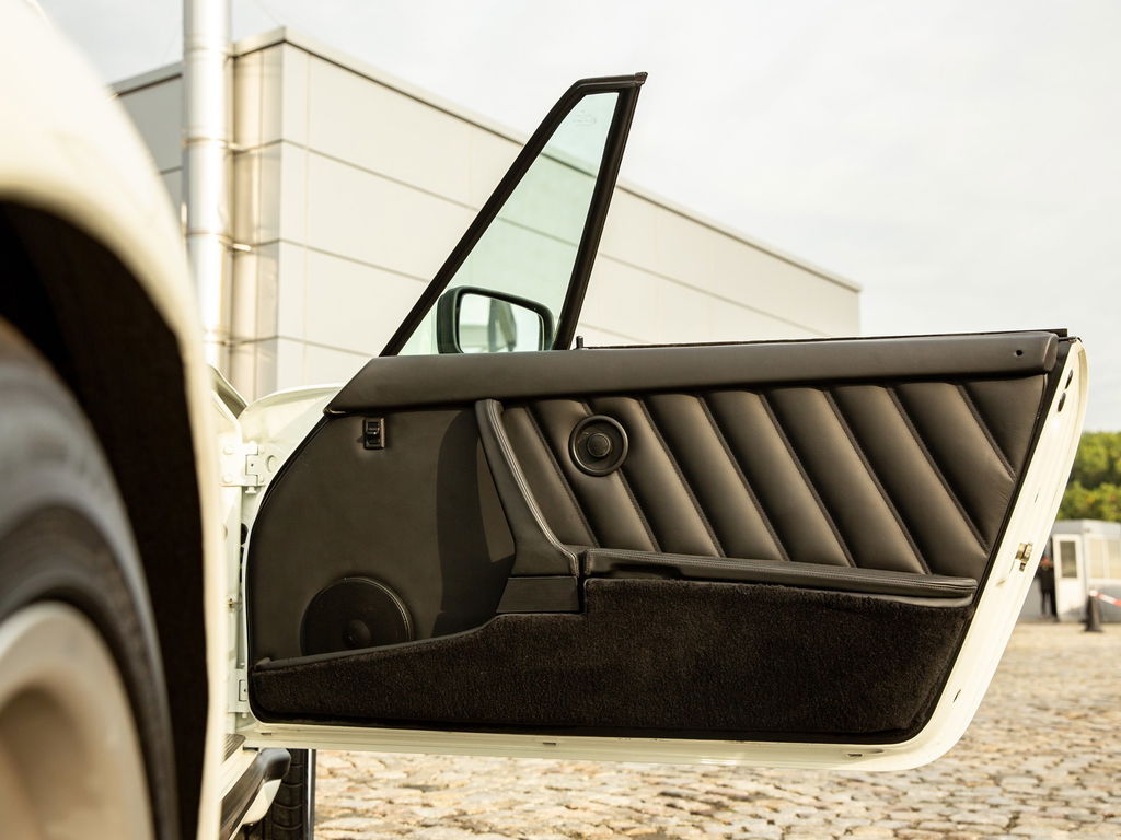 Porsche 911 Carrera 3.2 (US)