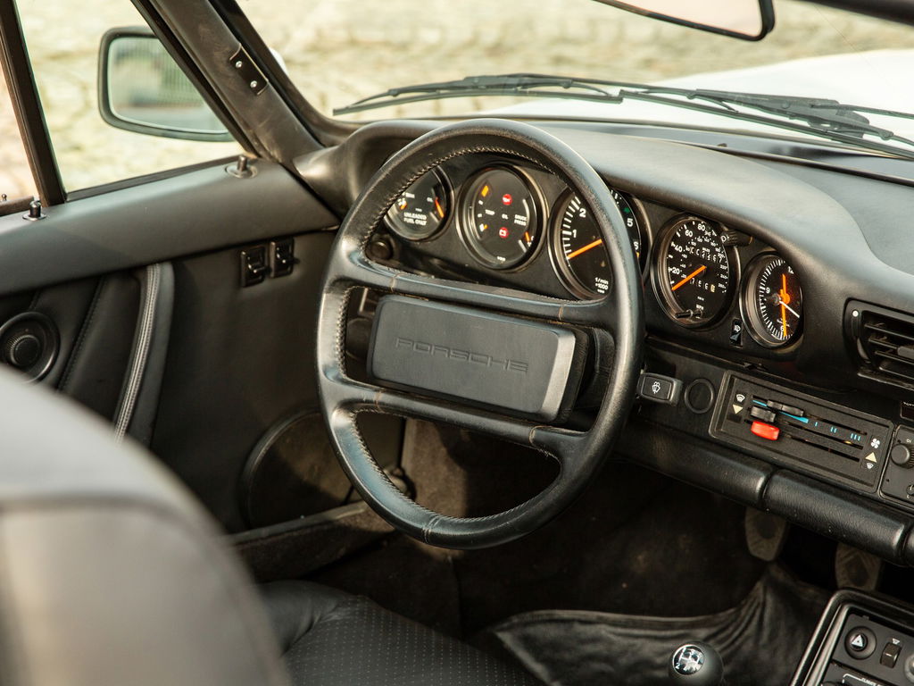 Porsche 911 Carrera 3.2 (US)