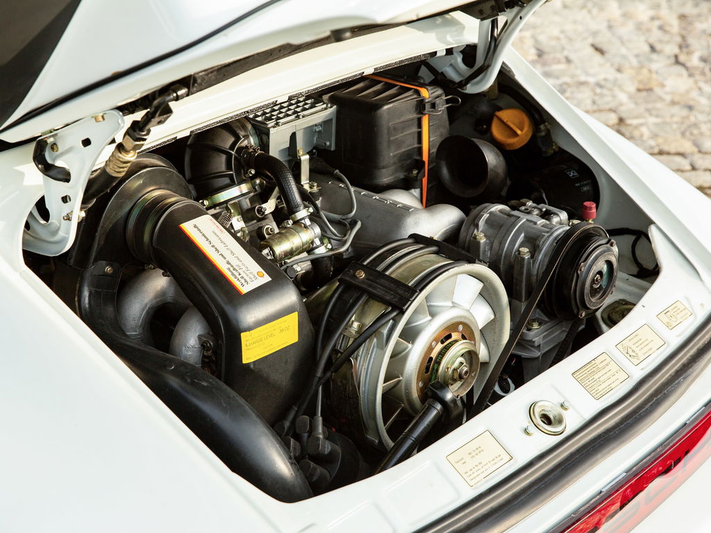 Porsche 911 Carrera 3.2 (US)