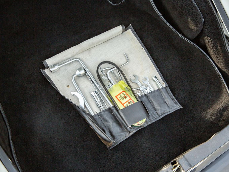 Porsche 911 Carrera 3.2 (US)