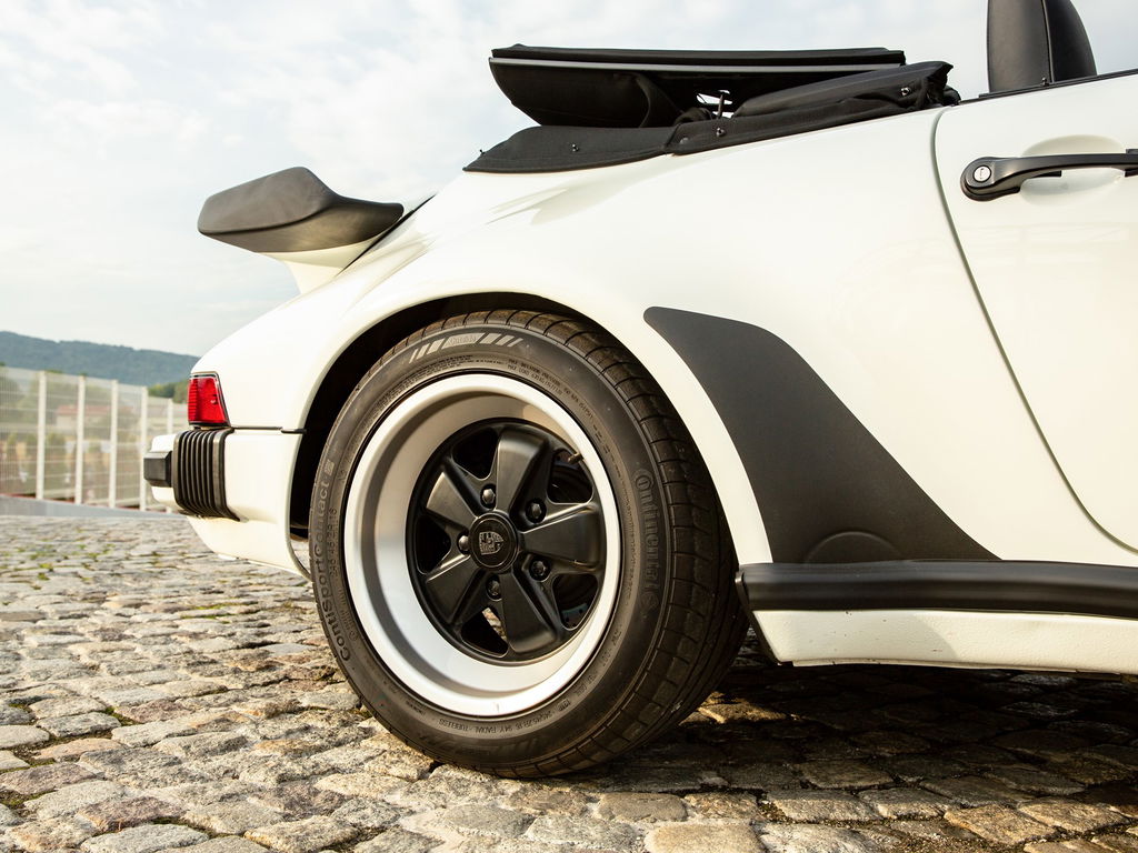 Porsche 911 Carrera 3.2 (US)