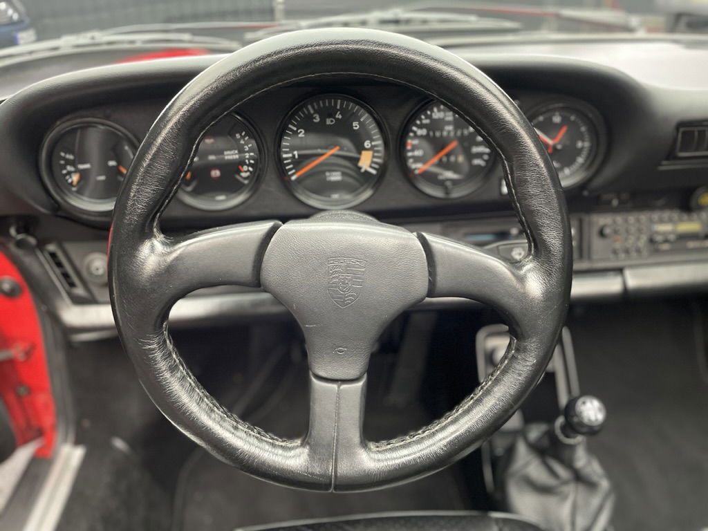 Porsche 911 Carrera 3.2