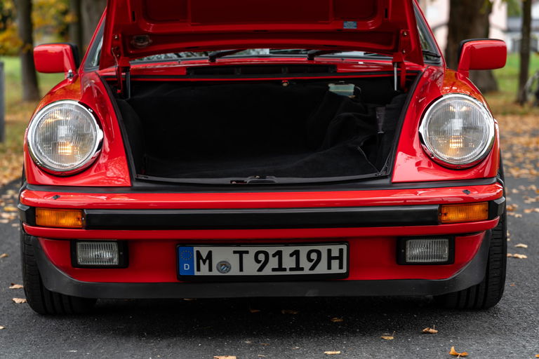 Porsche 911 Carrera 3.2
