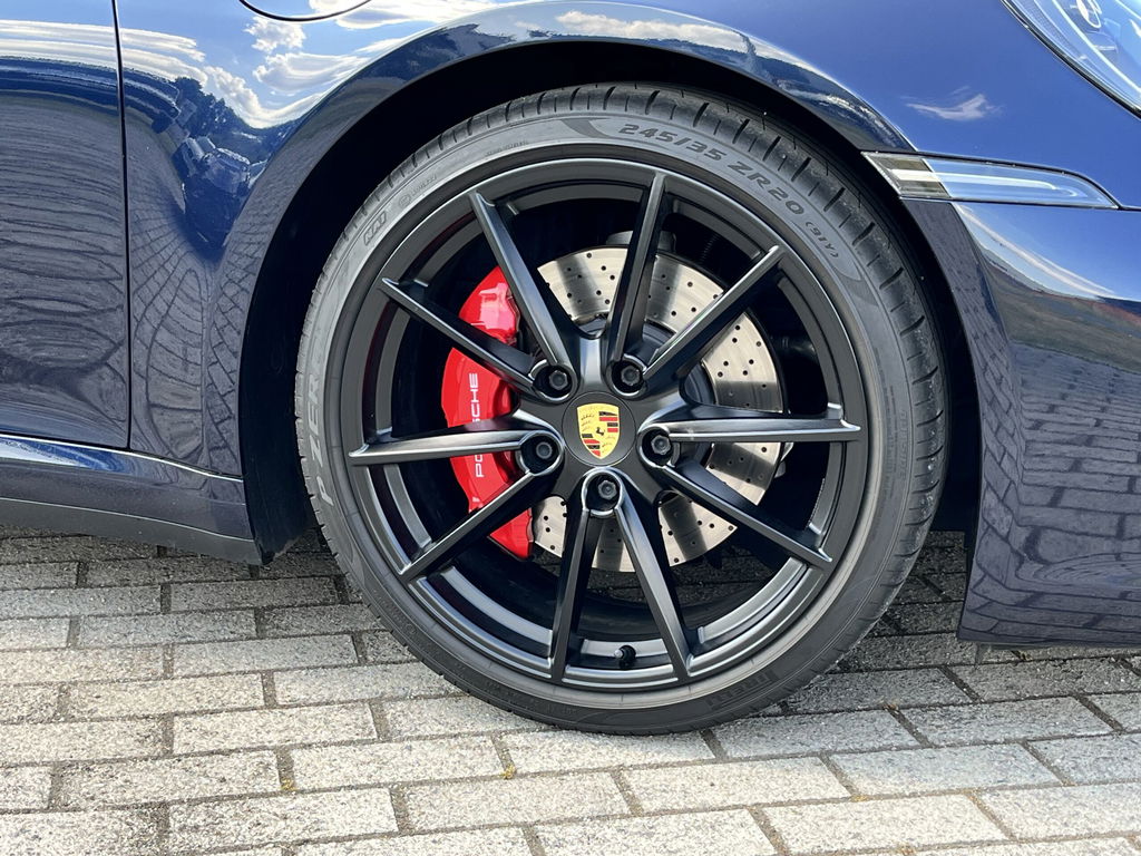 Porsche 992 Carrera 4S