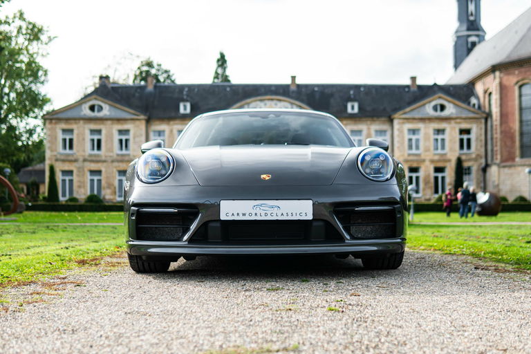 Porsche 992 Carrera 4S
