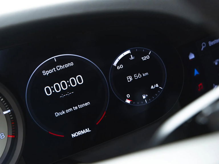 Porsche 992 Carrera 4 GTS