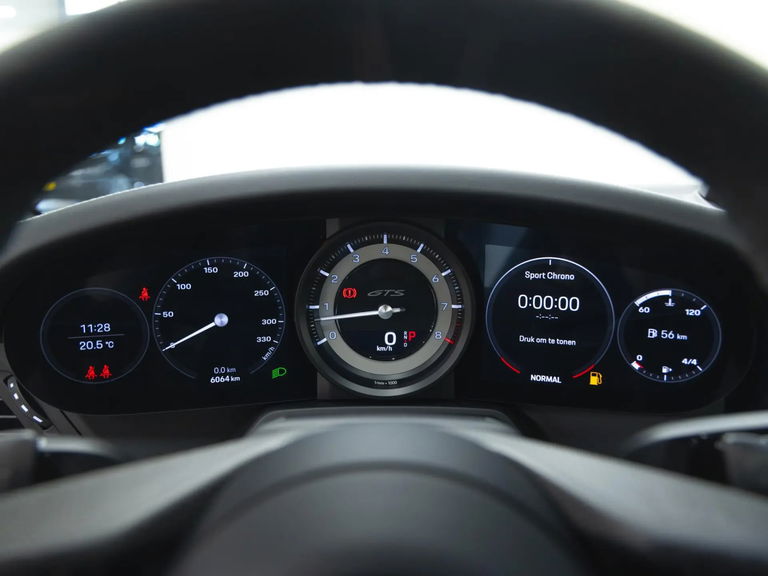 Porsche 992 Carrera 4 GTS