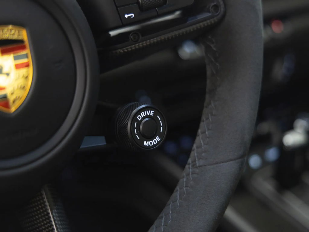 Porsche 992 Carrera 4 GTS