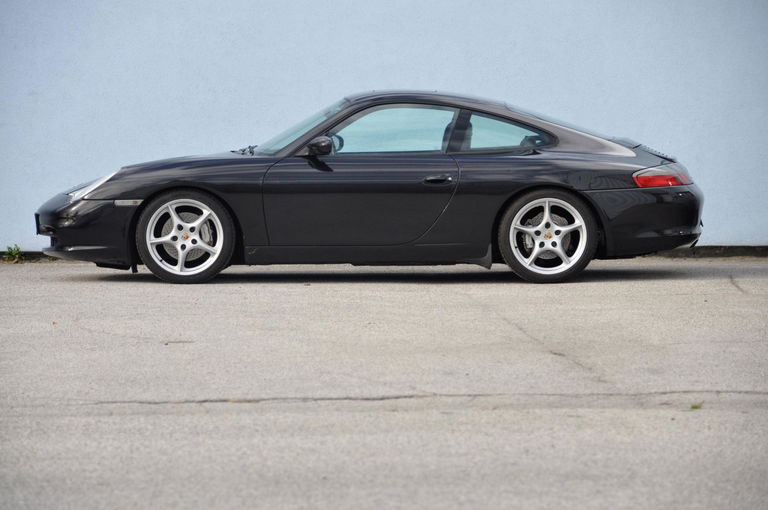 Porsche 996 Carrera 4