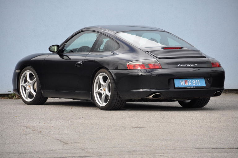 Porsche 996 Carrera 4